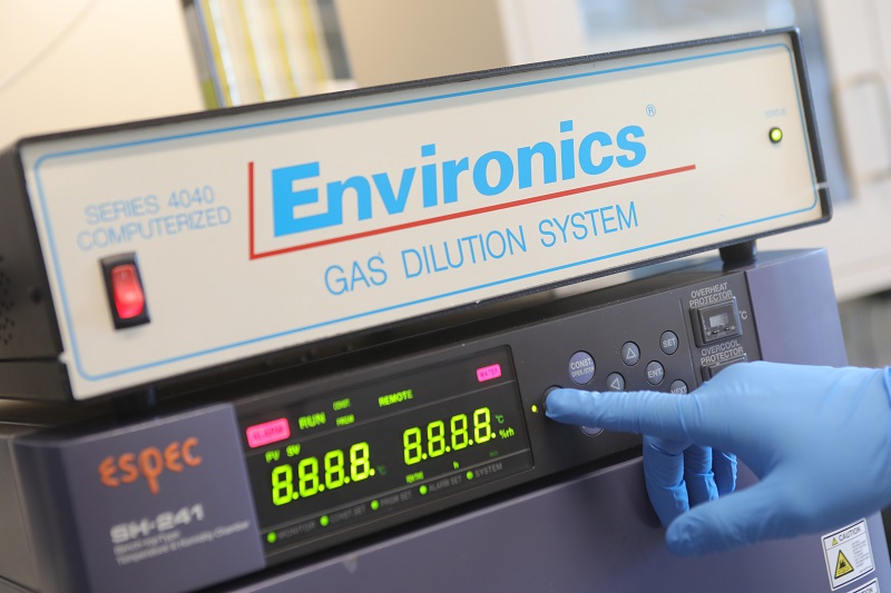 Gas dilution system
